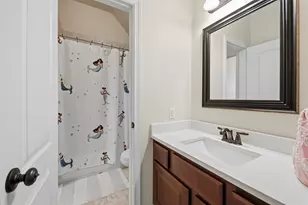 13929 N Lake Branch Ln, Houston, TX 77044 - Photo 32