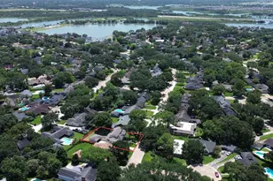 18583 Martinique Dr, Houston, TX 77058 - Photo 32