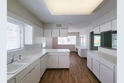 18583 Martinique Drive, Houston, TX 77058 - Photo 8