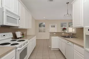 166 N Burberry Park Cir, The Woodlands, TX 77382 - Photo 12