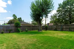 8923 Hendon Ln, Houston, TX 77036 - Photo 42