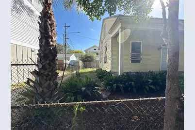 1220 34th Street, Galveston, TX 77550 - Photo 2
