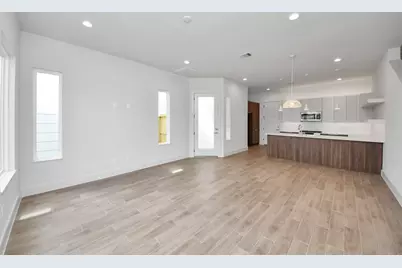 13104 Moncloa Drive, Houston, TX 77047 - Photo 6