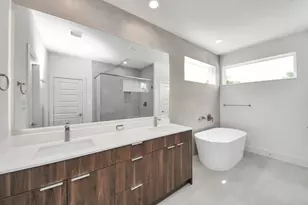 13104 Moncloa Dr, Houston, TX 77047 - Photo 12