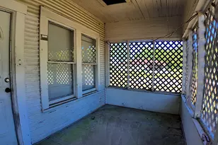 270 S 9th St, Silsbee, TX 77656 - Photo 4