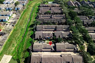 13852 Hollowgreen Dr, Houston, TX 77082 - Photo 30