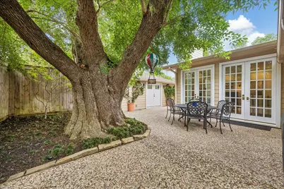 3842 Meadow Lake Lane, Houston, TX 77027 - Photo 34