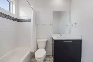 7327 Shadyvilla Pointe Dr, Houston, TX 77055 - Photo 38