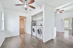 111 E Southland Ave, Alvin, TX 77511 - Photo 12