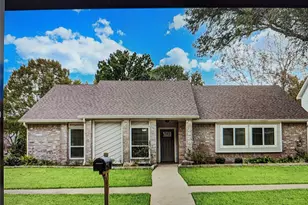 2826 Edgewood Dr, Sugar Land, TX 77479 - Photo 18
