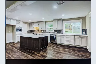 2826 Edgewood Drive, Sugar Land, TX 77479 - Photo 4