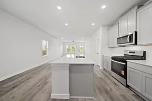 380 Long Br Dr, Dayton, TX 77535 - Photo 6