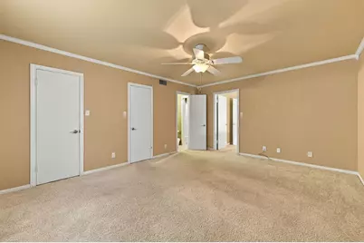 2501 Watertown Mall #84, Houston, TX 77057 - Photo 12