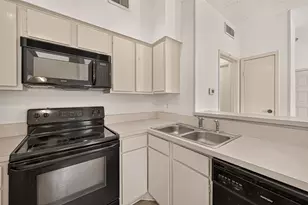 2021 Spenwick Dr, Houston, TX 77055 - Photo 16