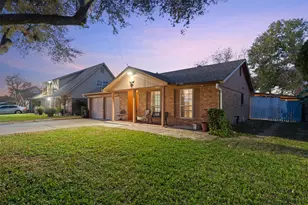 11226 Langdon Ln, Houston, TX 77072 - Photo 2