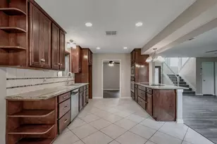 706 S Diamondhead Blvd, Crosby, TX 77532 - Photo 8