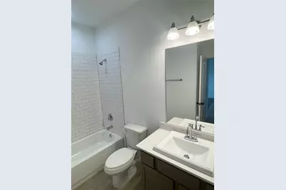 802 W Loop, El Campo, TX 77437 - Photo 12