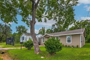 7815 Jester St, Houston, TX 77051 - Photo 2