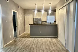 3100 Walnut Bend Ln, Houston, TX 77042 - Photo 2