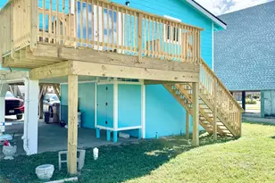 12908 John Reynolds Rd, Galveston, TX 77554 - Photo 4