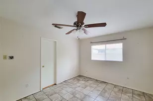 18 N Wavy Oak Cir, The Woodlands, TX 77381 - Photo 10