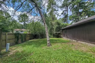 18 N Wavy Oak Cir, The Woodlands, TX 77381 - Photo 14