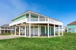 3125 James, Crystal Beach, TX 77650 - Photo 40