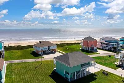 3125 James, Crystal Beach, TX 77650 - Photo 2