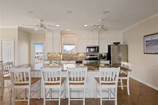 3125 James, Crystal Beach, TX 77650 - Photo 14