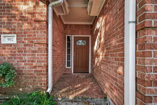 902 Norfolk Dr, Pearland, TX 77584 - Photo 4