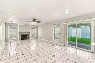 10027 Glenkirk Drive, Houston, TX 77089 - Photo 6