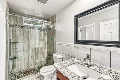 10027 Glenkirk Drive, Houston, TX 77089 - Photo 12