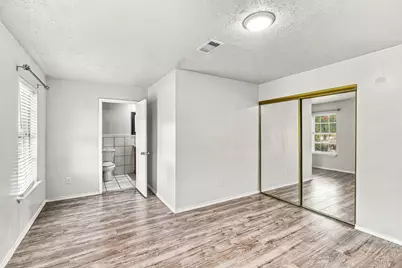 10027 Glenkirk Drive, Houston, TX 77089 - Photo 8
