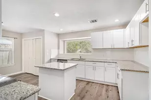 5115 Shady Gardens Dr, Houston, TX 77339 - Photo 8