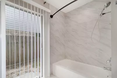 5115 Shady Gardens Drive, Houston, TX 77339 - Photo 12