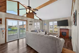 4026 Kent Dr, Galveston, TX 77554 - Photo 8