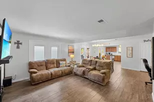 6125 Broadoak St, Beaumont, TX 77713 - Photo 2