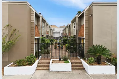 424 15th Street #104, Galveston, TX 77550 - Photo 1