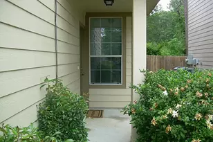 231 N Burberry Park Cir, The Woodlands, TX 77382 - Photo 2