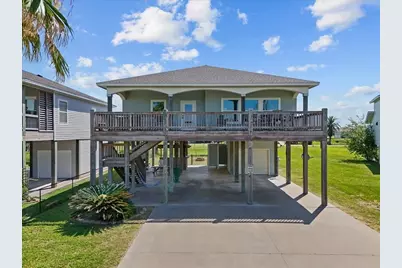 956 Townsend, Crystal Beach, TX 77650 - Photo 2