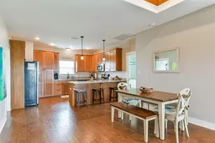 956 Townsend, Crystal Beach, TX 77650 - Photo 10