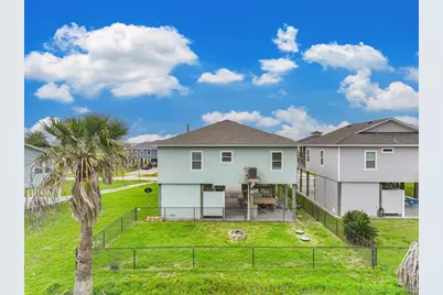 956 Townsend, Crystal Beach, TX 77650 - Photo 32