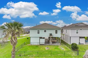 956 Townsend, Crystal Beach, TX 77650 - Photo 32