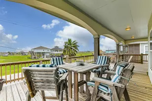 956 Townsend, Crystal Beach, TX 77650 - Photo 4