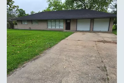 117 Lazy Lane, Lake Jackson, TX 77566 - Photo 2