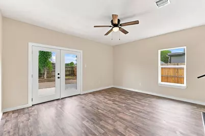 801 E Defee Avenue, Baytown, TX 77520 - Photo 24