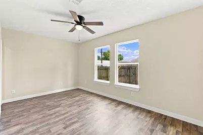 801 E Defee Avenue, Baytown, TX 77520 - Photo 26