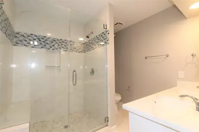 4611 Silver Fox Drive, Houston, TX 77066 - Photo 14