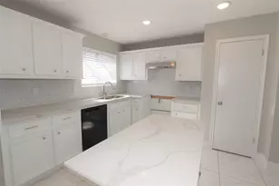 4611 Silver Fox Dr, Houston, TX 77066 - Photo 10