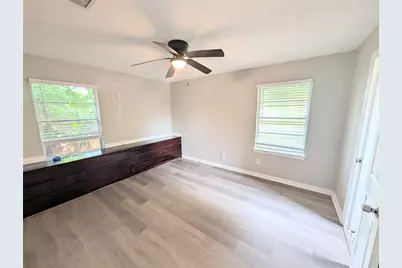 2819 Dragonwick Drive, Houston, TX 77045 - Photo 10